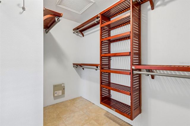 10507 WEYBRIDGE DRIVE, Tampa, FL 33626