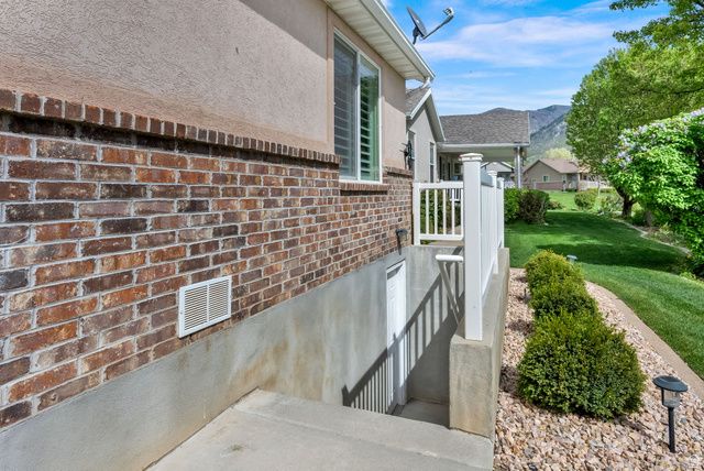 543 E 2300 N, North Ogden, UT 84414