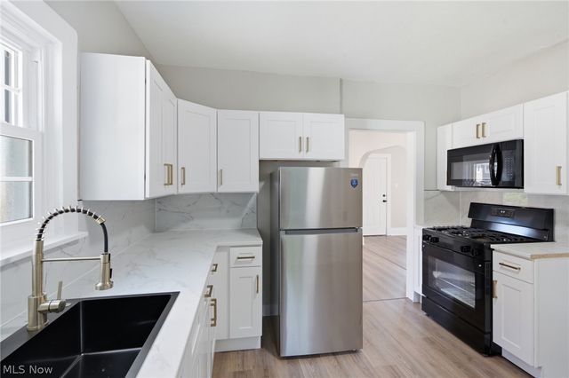 1216 E 168th Street, Cleveland, OH 44110