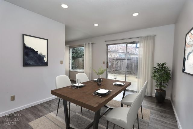 9385 MIRA DEL RIO Dr, Sacramento, CA 95827