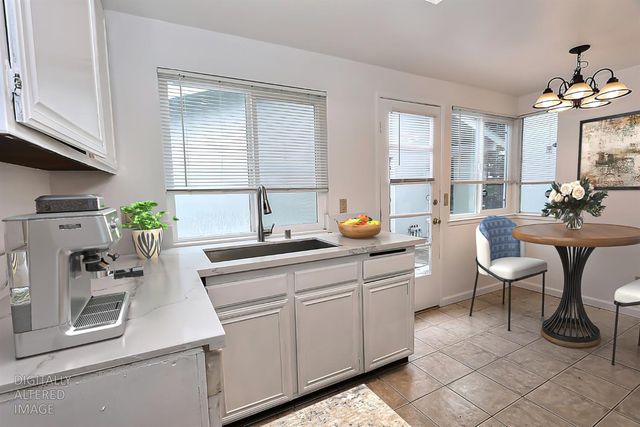 9385 MIRA DEL RIO Dr, Sacramento, CA 95827