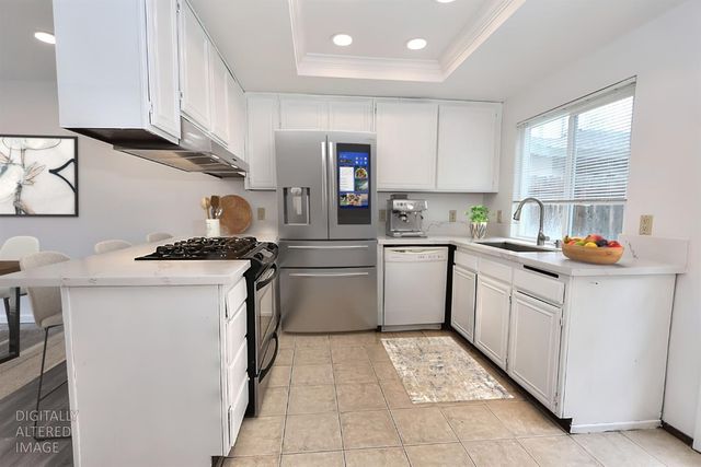 9385 MIRA DEL RIO Dr, Sacramento, CA 95827