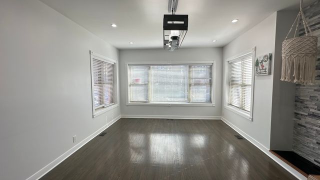 5716 N Campbell Avenue 1, Chicago, IL 60659