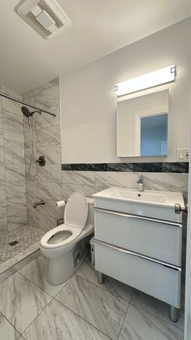 5716 N Campbell Avenue 1, Chicago, IL 60659