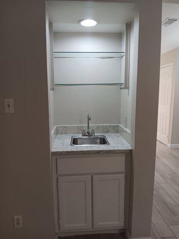 8402 Fathom CIR 106, Austin, TX 78750