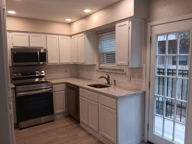 8402 Fathom CIR 106, Austin, TX 78750