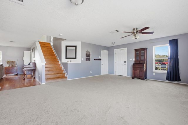 4020 Grassland LN, Kyle, TX 78640