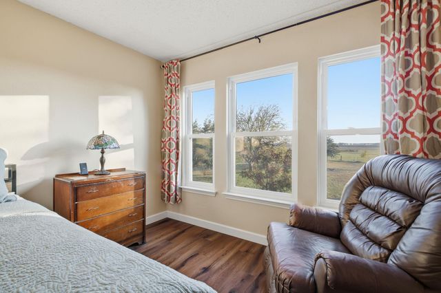 4020 Grassland LN, Kyle, TX 78640