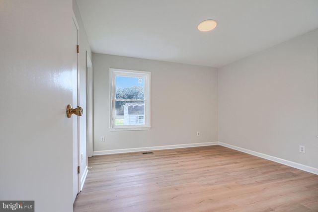 926 WAMPLER RD, Middle River, MD 21220