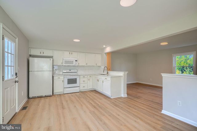 926 WAMPLER RD, Middle River, MD 21220