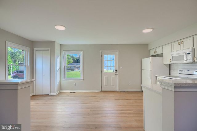 926 WAMPLER RD, Middle River, MD 21220