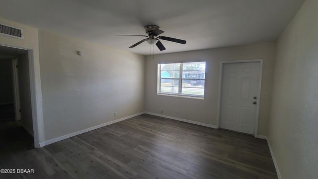 859 Berkshire Road, Daytona Beach, FL 32117