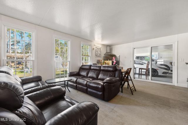 7216 W Larkin Place, Biloxi, MS 39532