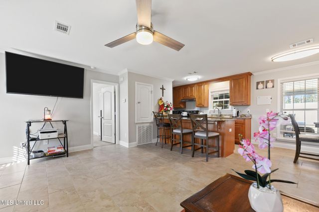 7216 W Larkin Place, Biloxi, MS 39532