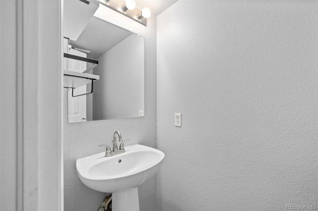 19770 E Lasalle Drive, Aurora, CO 80013