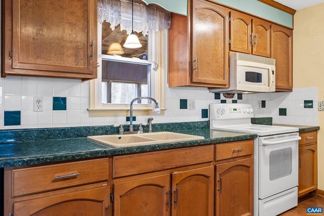 987 MATTHEW MILL RD, Ruckersville, VA 22968