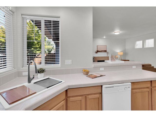 4537 Se Davis Rd, Hillsboro, OR 97123