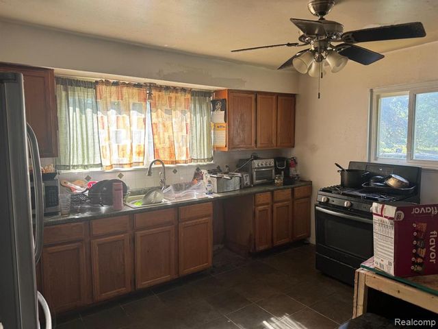 5719 Western Road, Flint, MI 48506