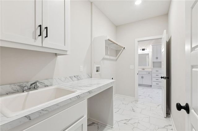 1039 Fir Lane, Liberty, MO 64068