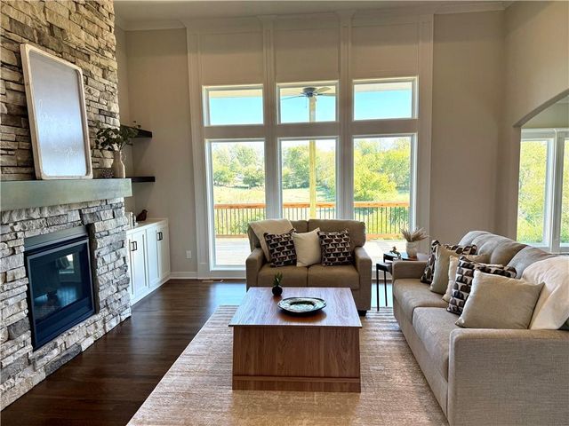 1039 Fir Lane, Liberty, MO 64068