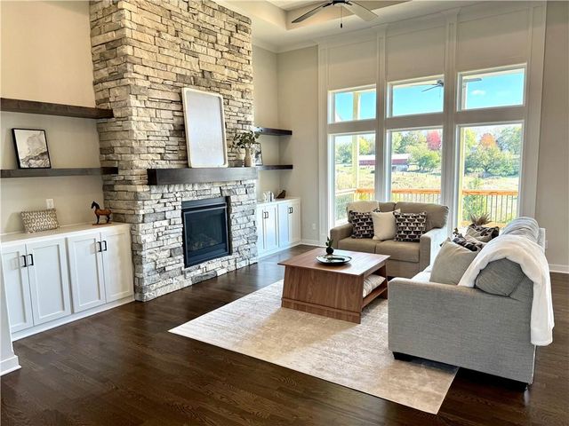 1039 Fir Lane, Liberty, MO 64068