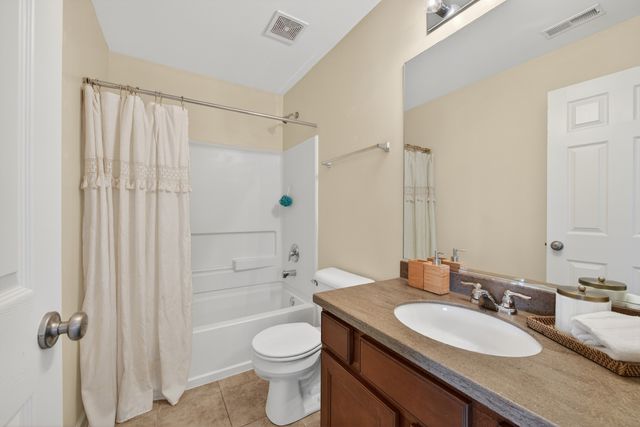 122 TOWN CENTER Boulevard, Gilberts, IL 60136