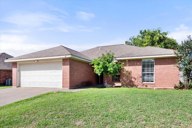 330 Schumacher Drive, Burleson, TX 76028