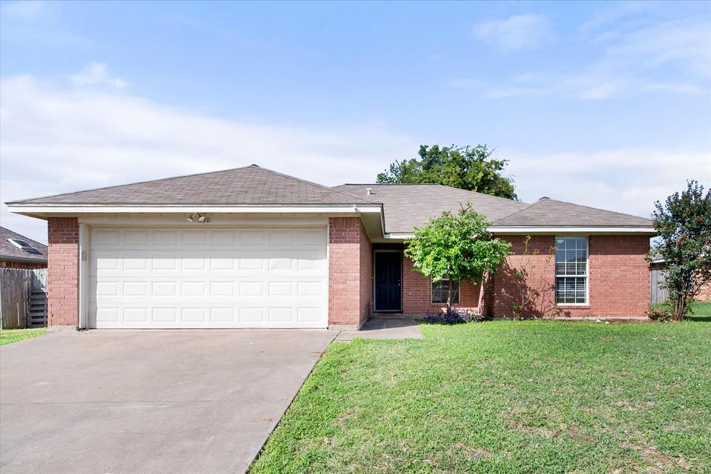 330 Schumacher Drive, Burleson, TX 76028