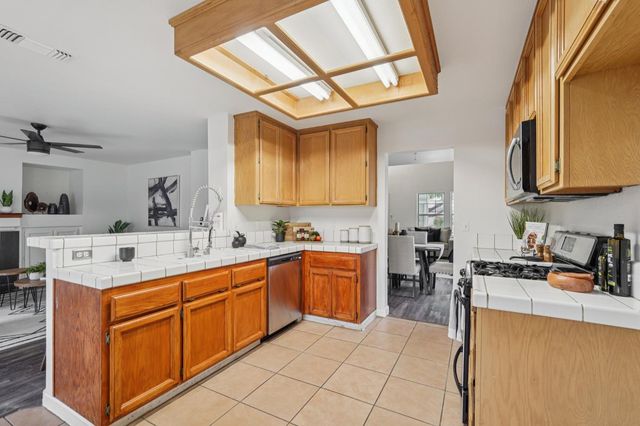 1720 River Run Dr, Marysville, CA 95901