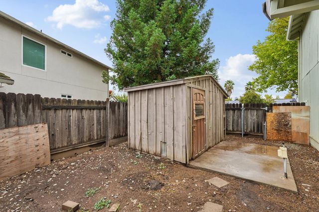 1720 River Run Dr, Marysville, CA 95901