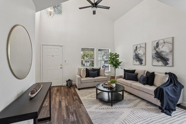 1720 River Run Dr, Marysville, CA 95901