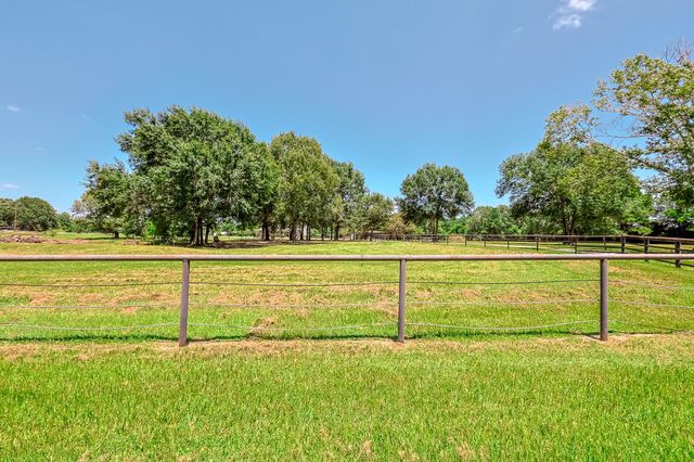 1066 Tafelski Road, New Waverly, TX 77358