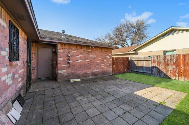 13806 Long Glen Drive, Houston, TX 77039