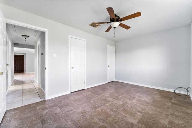 13806 Long Glen Drive, Houston, TX 77039