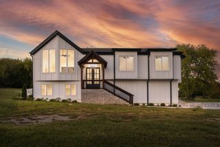 2752 Thompson Station Rd, E, Thompsons Station, TN 37179