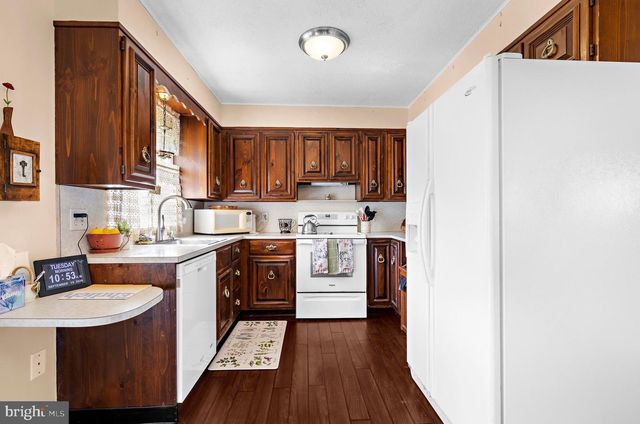 5 THOMAS RD, Glen Burnie, MD 21060