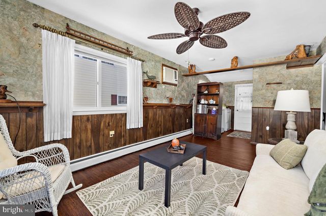 5 THOMAS RD, Glen Burnie, MD 21060