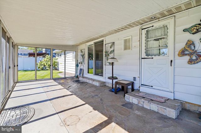 5 THOMAS RD, Glen Burnie, MD 21060