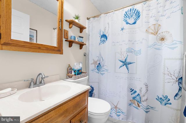 5 THOMAS RD, Glen Burnie, MD 21060