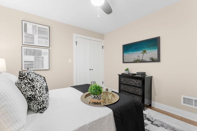 8549 S Indiana Avenue, Chicago, IL 60619