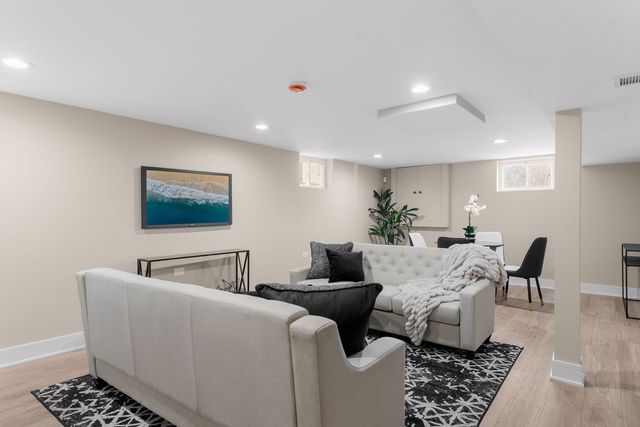 8549 S Indiana Avenue, Chicago, IL 60619