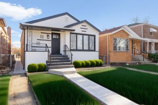 8549 S Indiana Avenue, Chicago, IL 60619