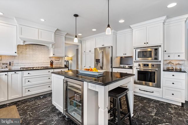 9 HOWARD DR, Princeton Junction, NJ 08550