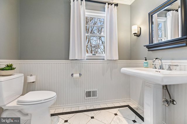 9 HOWARD DR, Princeton Junction, NJ 08550