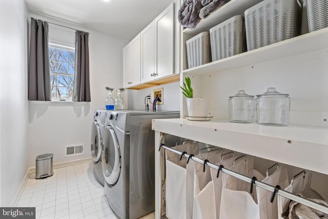 9 HOWARD DR, Princeton Junction, NJ 08550