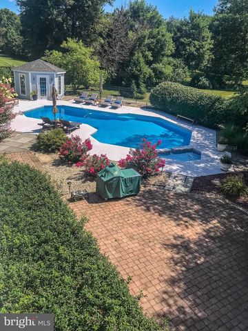 9 HOWARD DR, Princeton Junction, NJ 08550