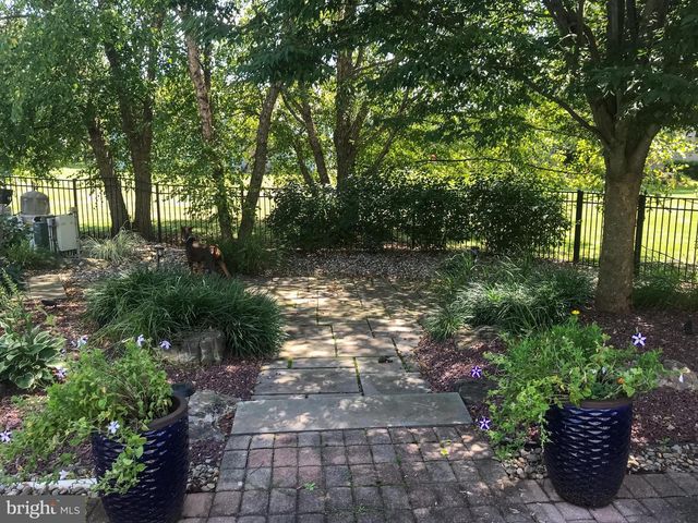 9 HOWARD DR, Princeton Junction, NJ 08550