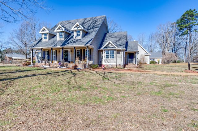 831 Columbia Hwy, Hohenwald, TN 38462