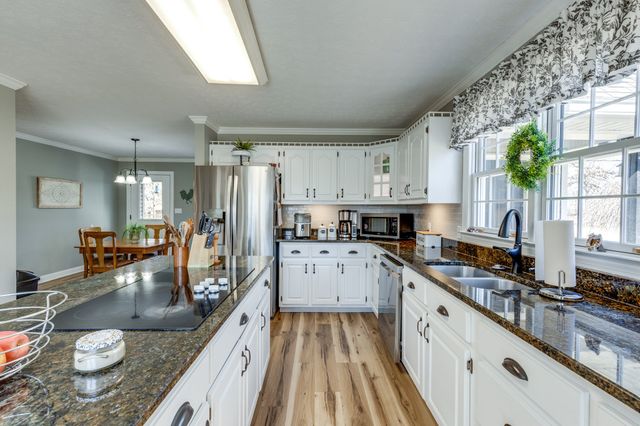 831 Columbia Hwy, Hohenwald, TN 38462