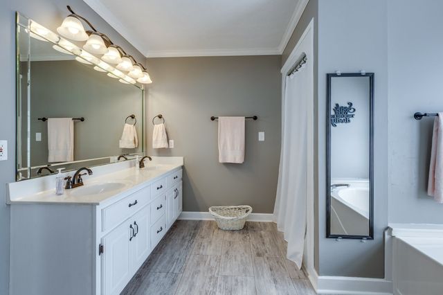 831 Columbia Hwy, Hohenwald, TN 38462